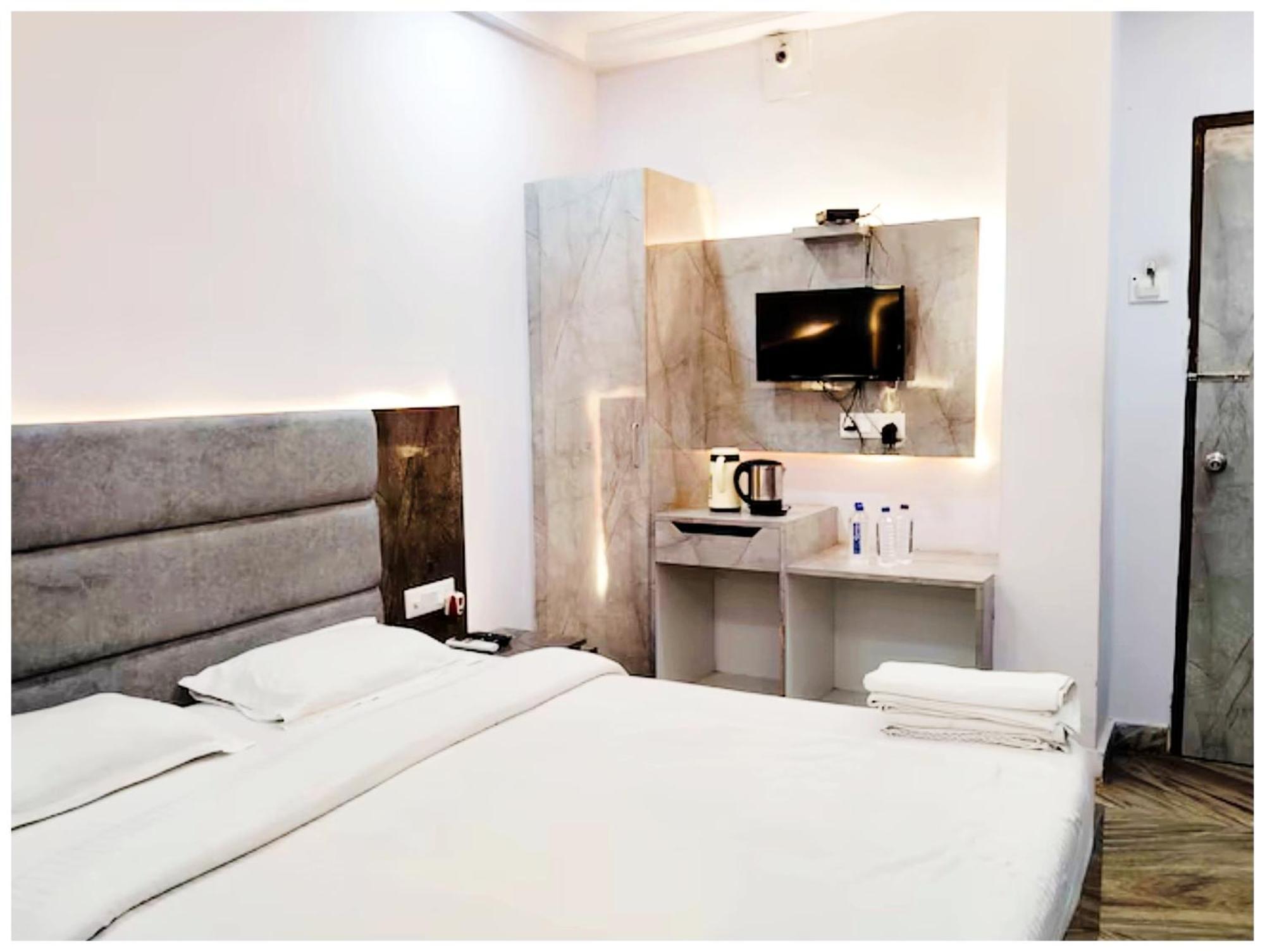 Hotel D R E A M L A N D Near Sea Beach - - Restaurant & Parking Facilities - Prime Location With Luxury And Spacious - Book Now